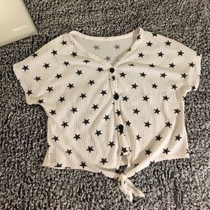 white blouse with black stars✨